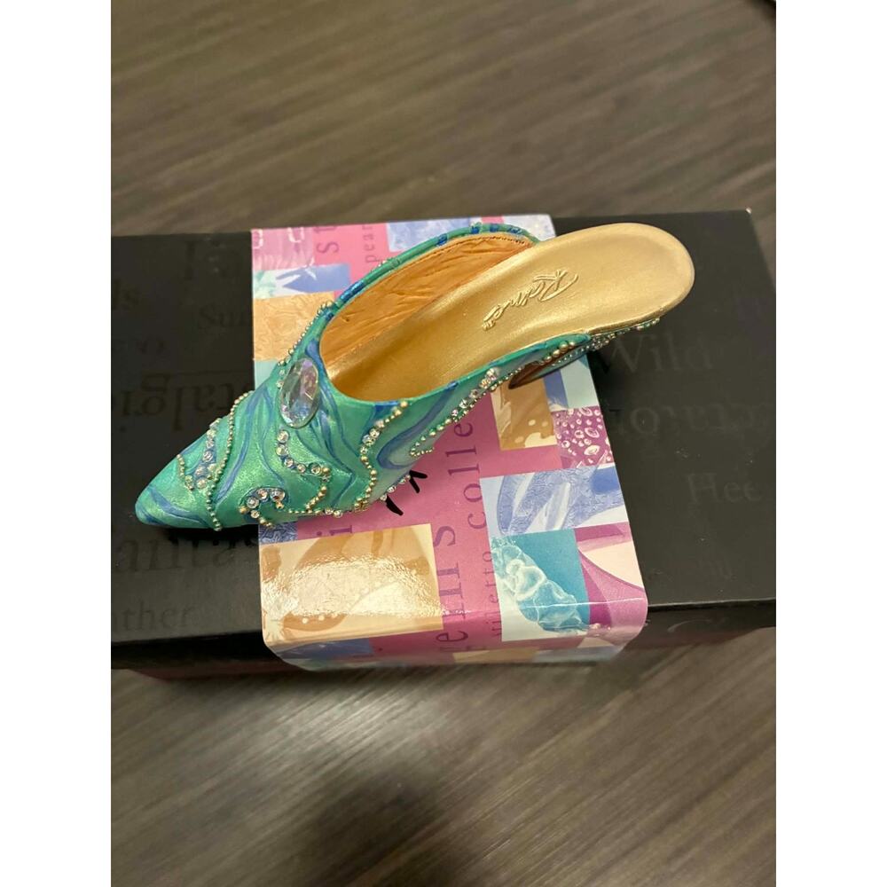 Just the Right Shoe ~‎ ENCHANTED ~ 2002 ~ NIB ~ 25171 ~ Mint